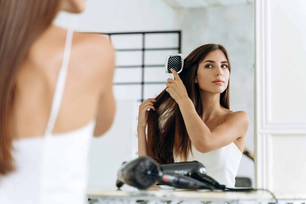 Top 4 des produits naturels pour avoir des cheveux brillants